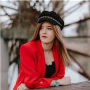 Soy Profesora de educación Infantil y Primaria en Mención en inglés de Matemáticas, Lengua, Inglés, Natural Sciences, Ciencias Sociales en los ciclos de 6 a 12 años.
Soy una persona íntegra, flexible, colaborativa, perseverante, proactiva y muy responsabl